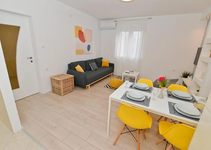 Lemon Apartment